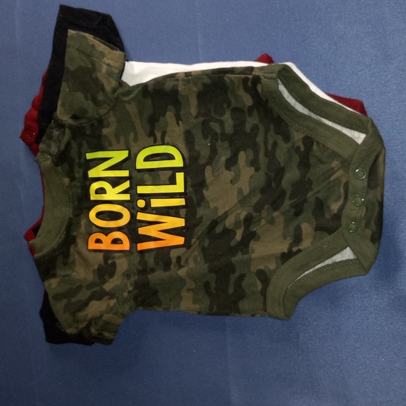 6 bodysuits - Picture 5 of 7